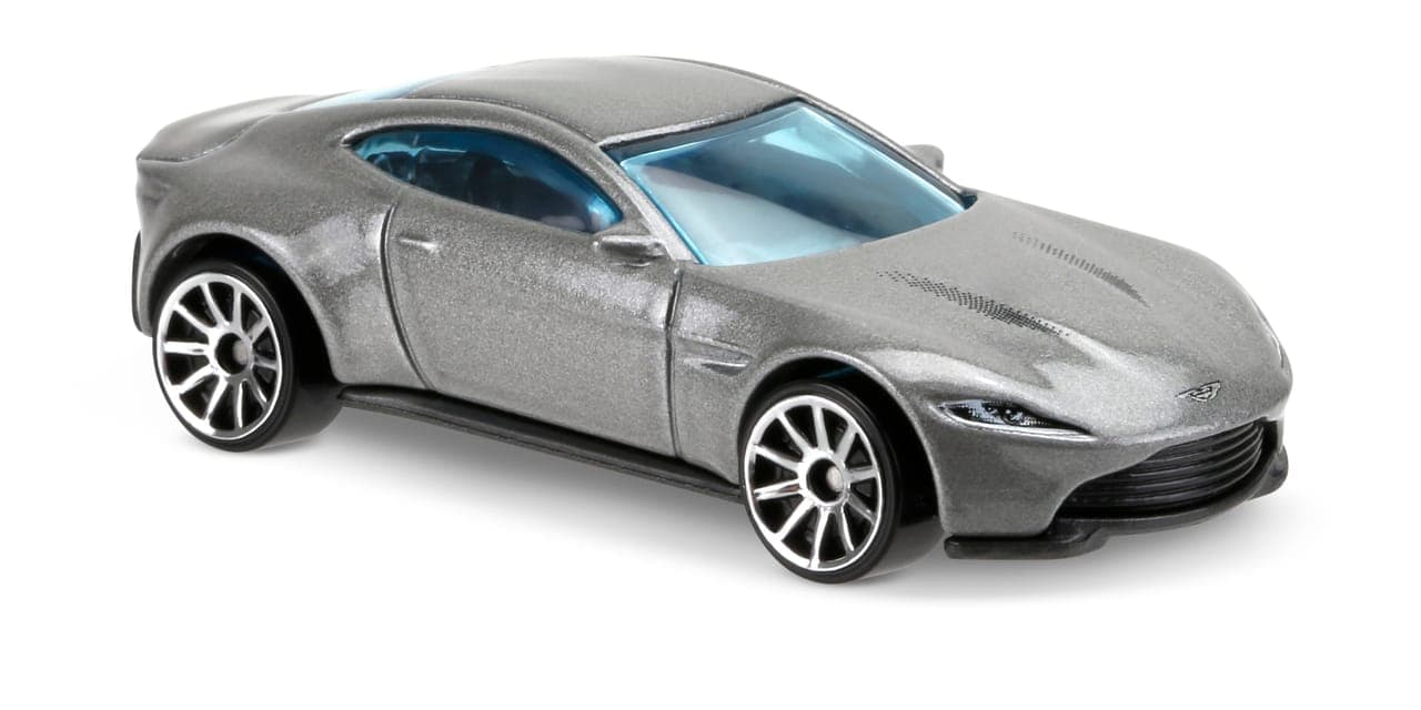 Aston Martin DB10 4