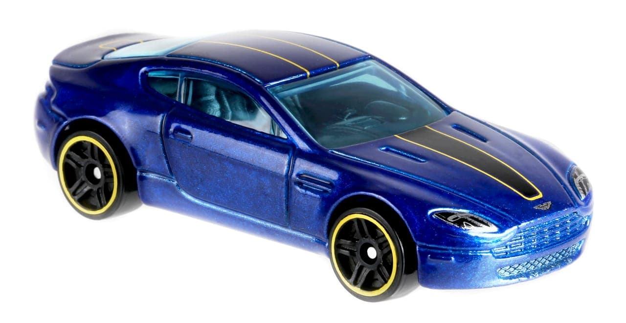 Aston Martin V8 Vantage 4