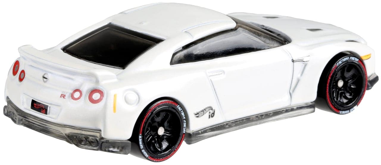 '17 Nissan GT-R (R35) 4