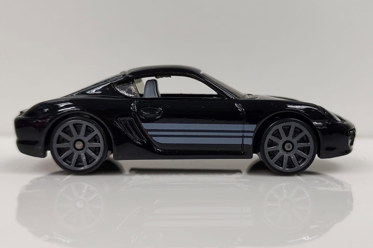 Porsche Cayman S 4