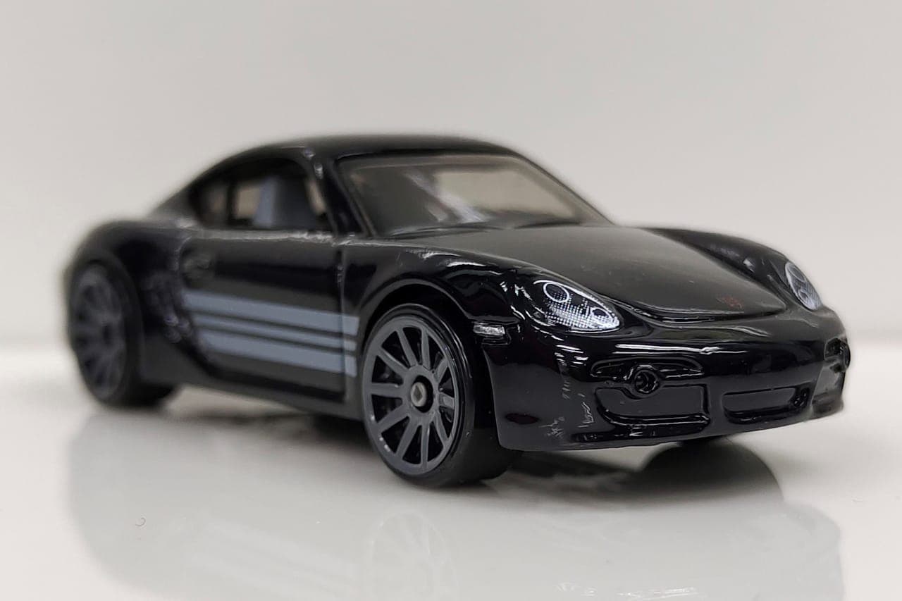Porsche Cayman S 8