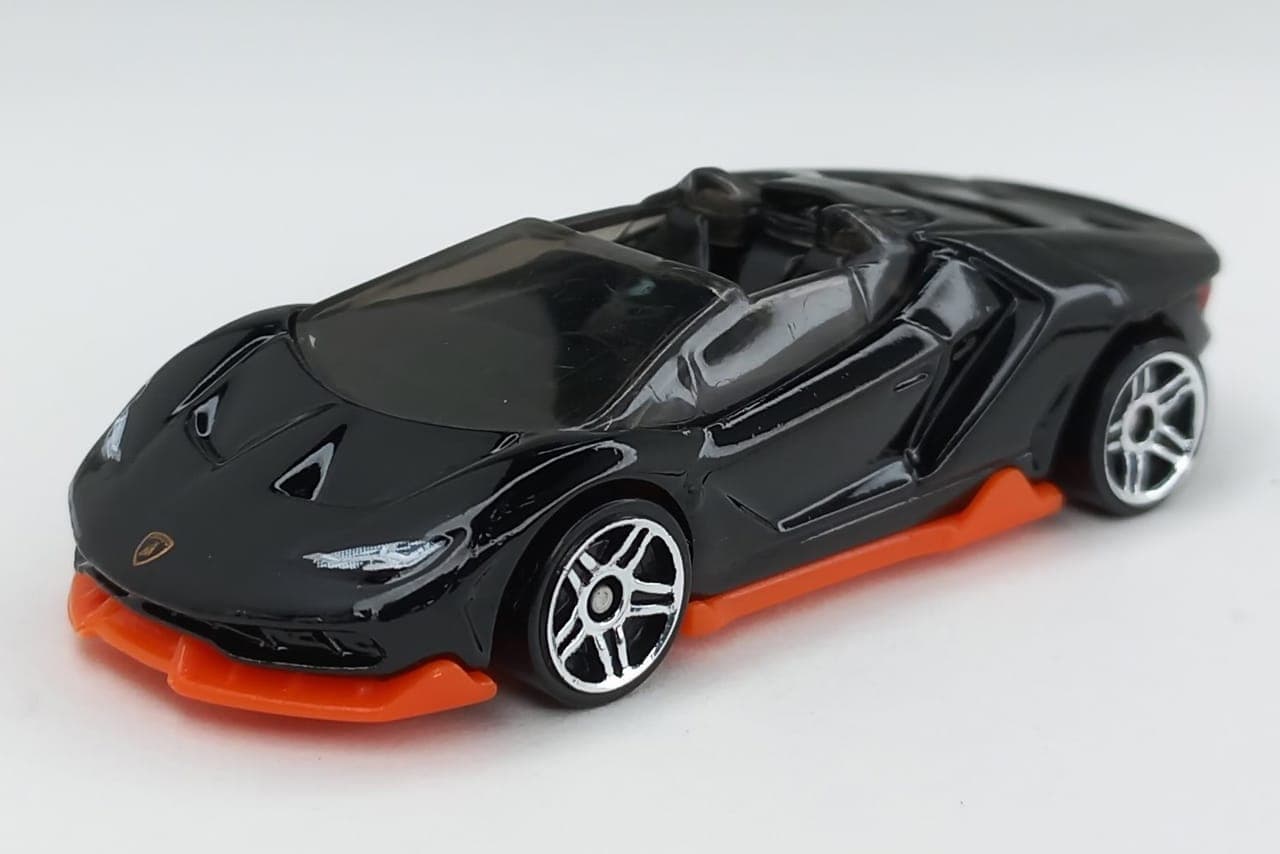 '16 Lamborghini Centenario Roadster