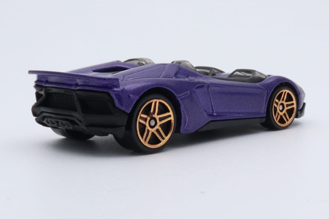 Lamborghini Aventador J 2