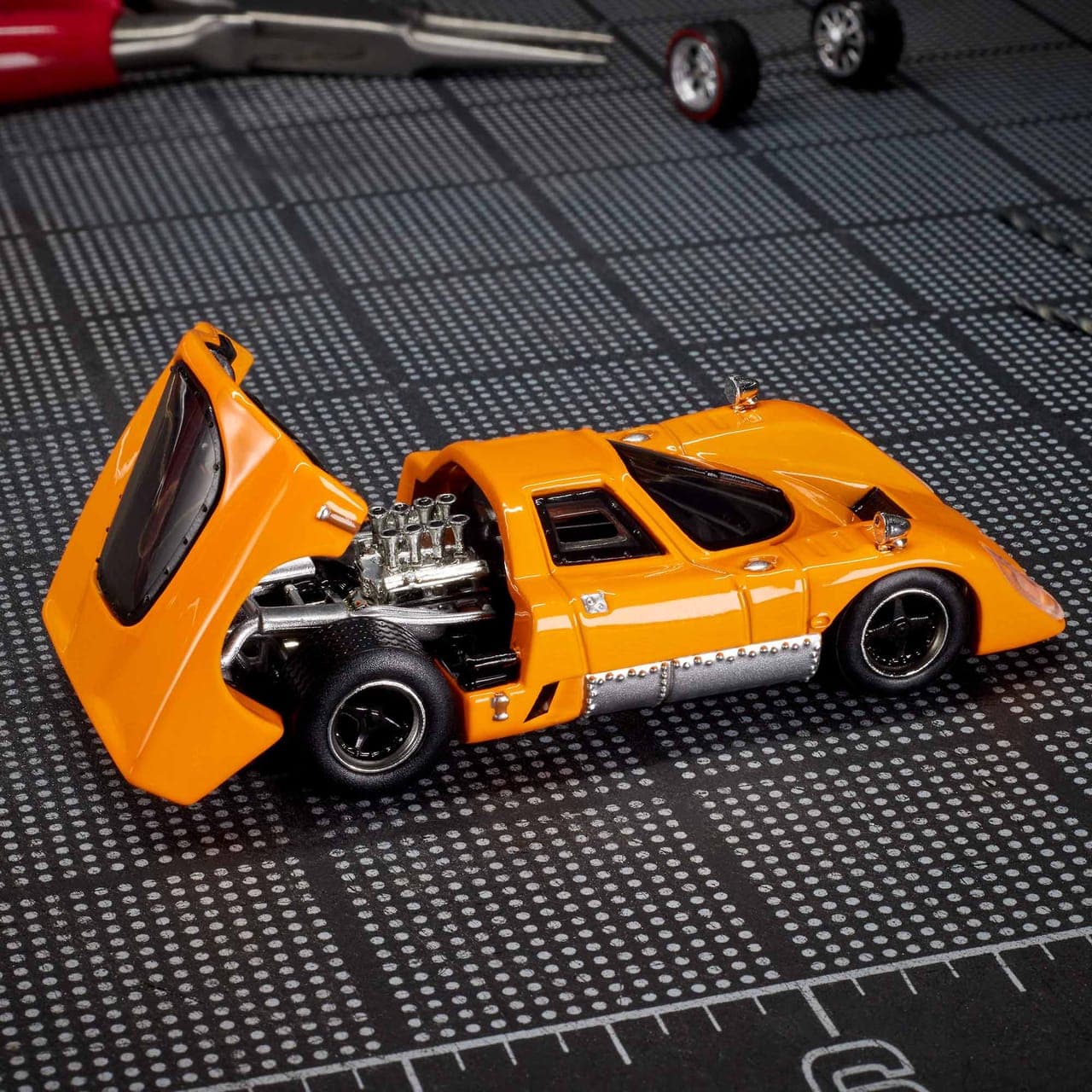 McLaren M6GT 7