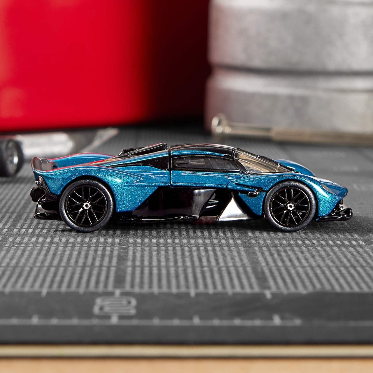 Aston Martin Valkyrie 5