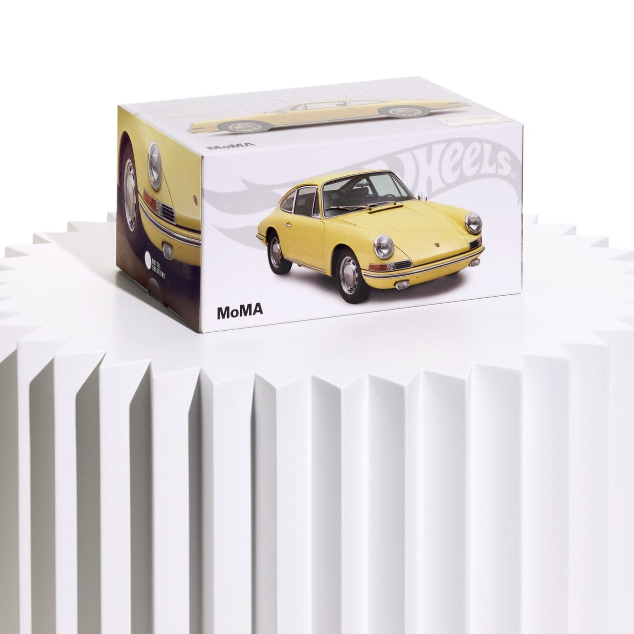 Hot Wheels x MoMA Porsche 911 coupé 2