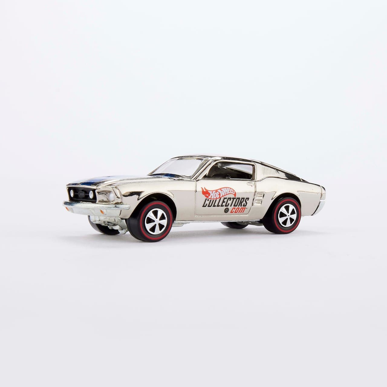 CUSTOM MUSTANG