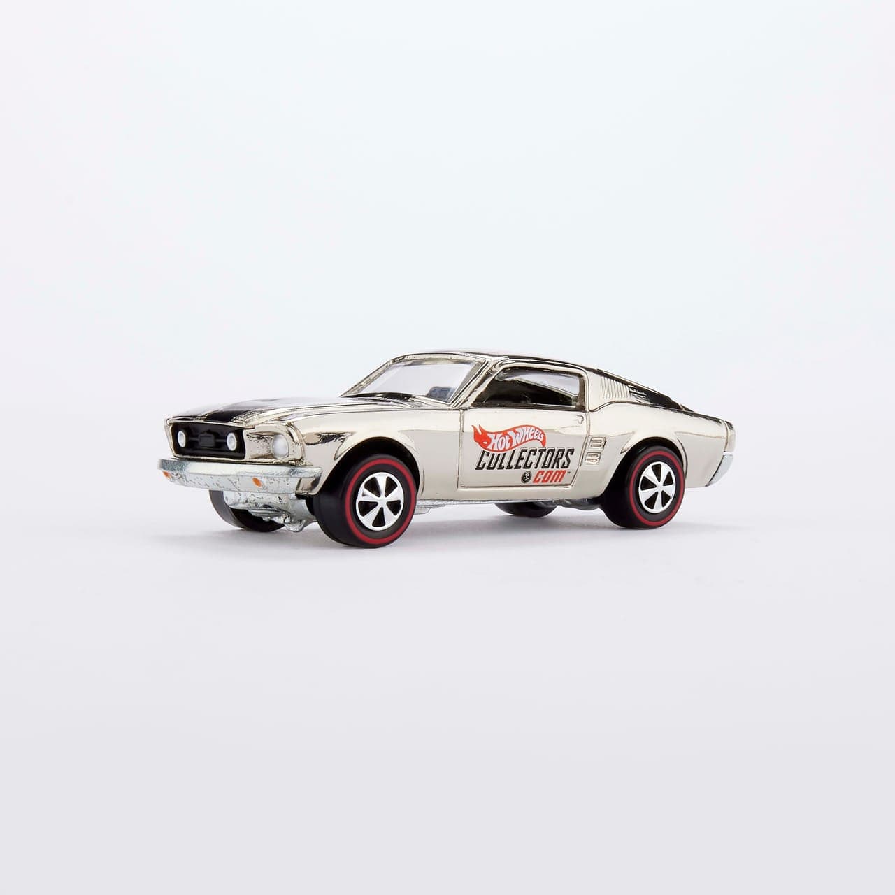 CUSTOM MUSTANG