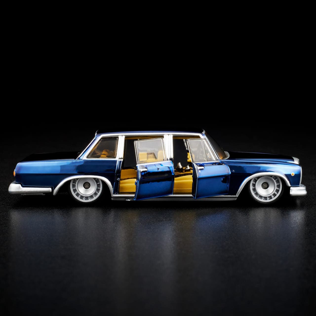 MERCEDES-BENZ 600 7